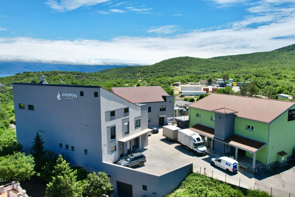 uvecana slika prsutane